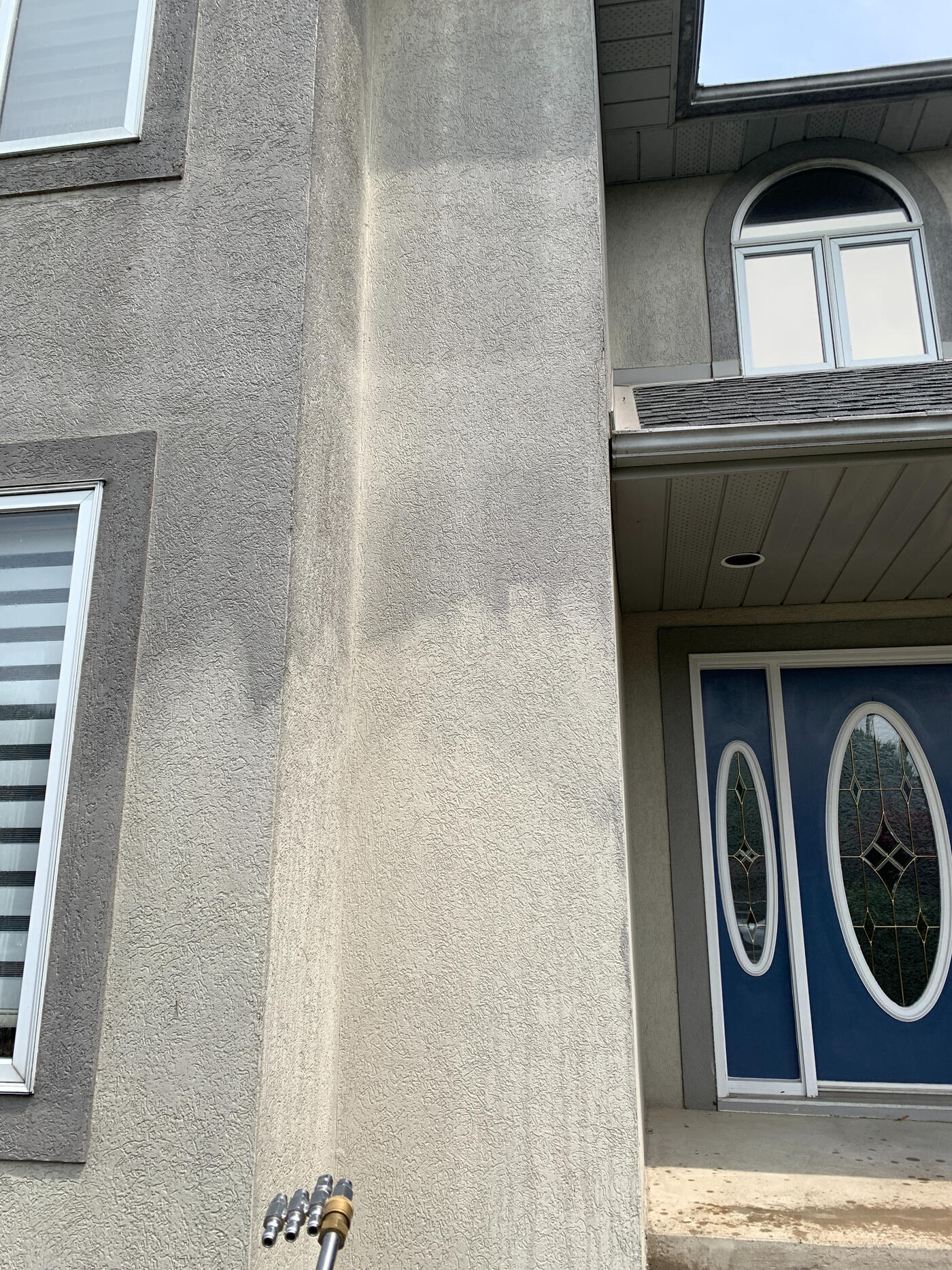 SOFT WASHING/ HOUSE WASHING